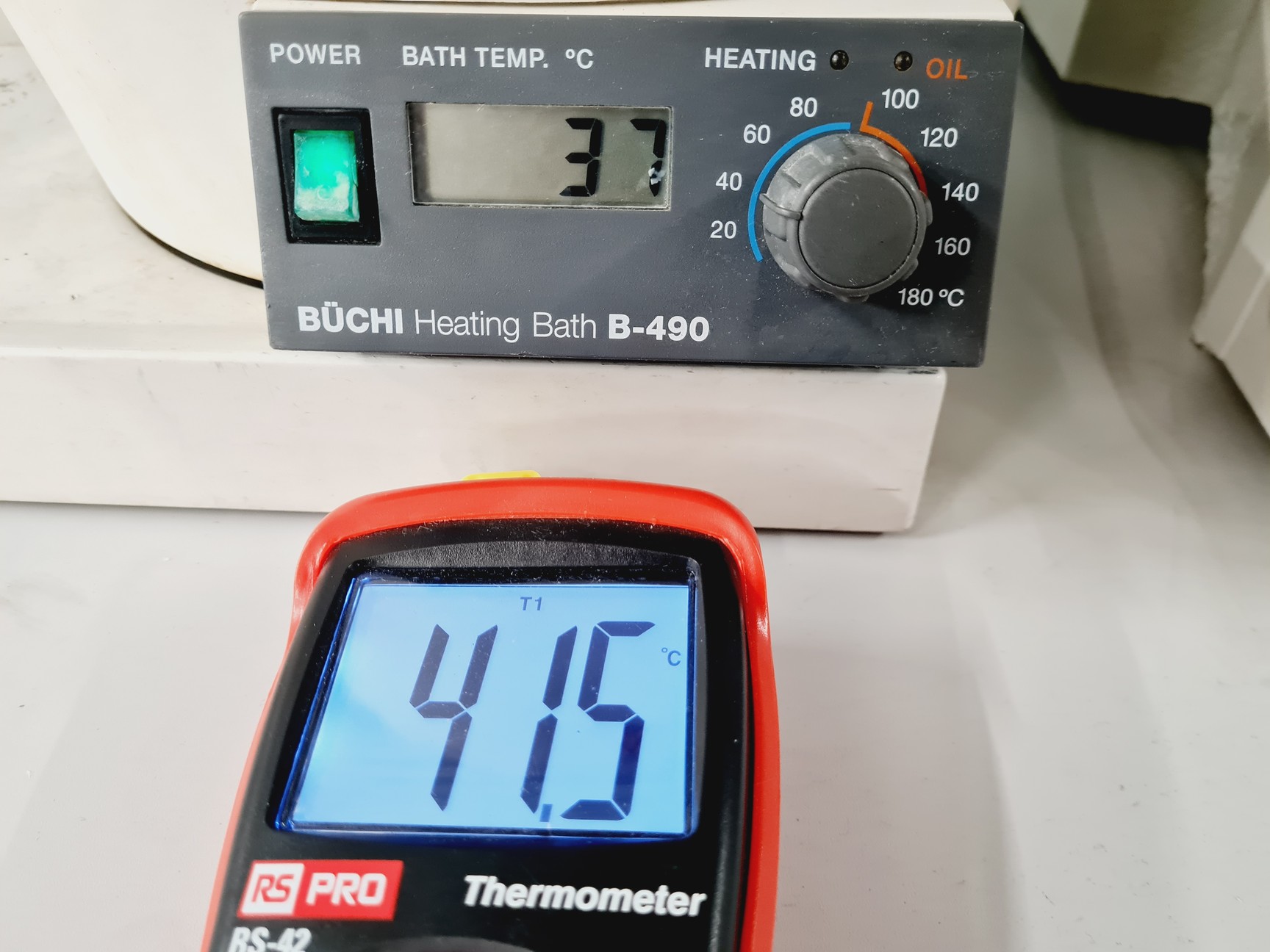Image of Buchi Rotavapor R-200 and Buchi Heating Bath B-490