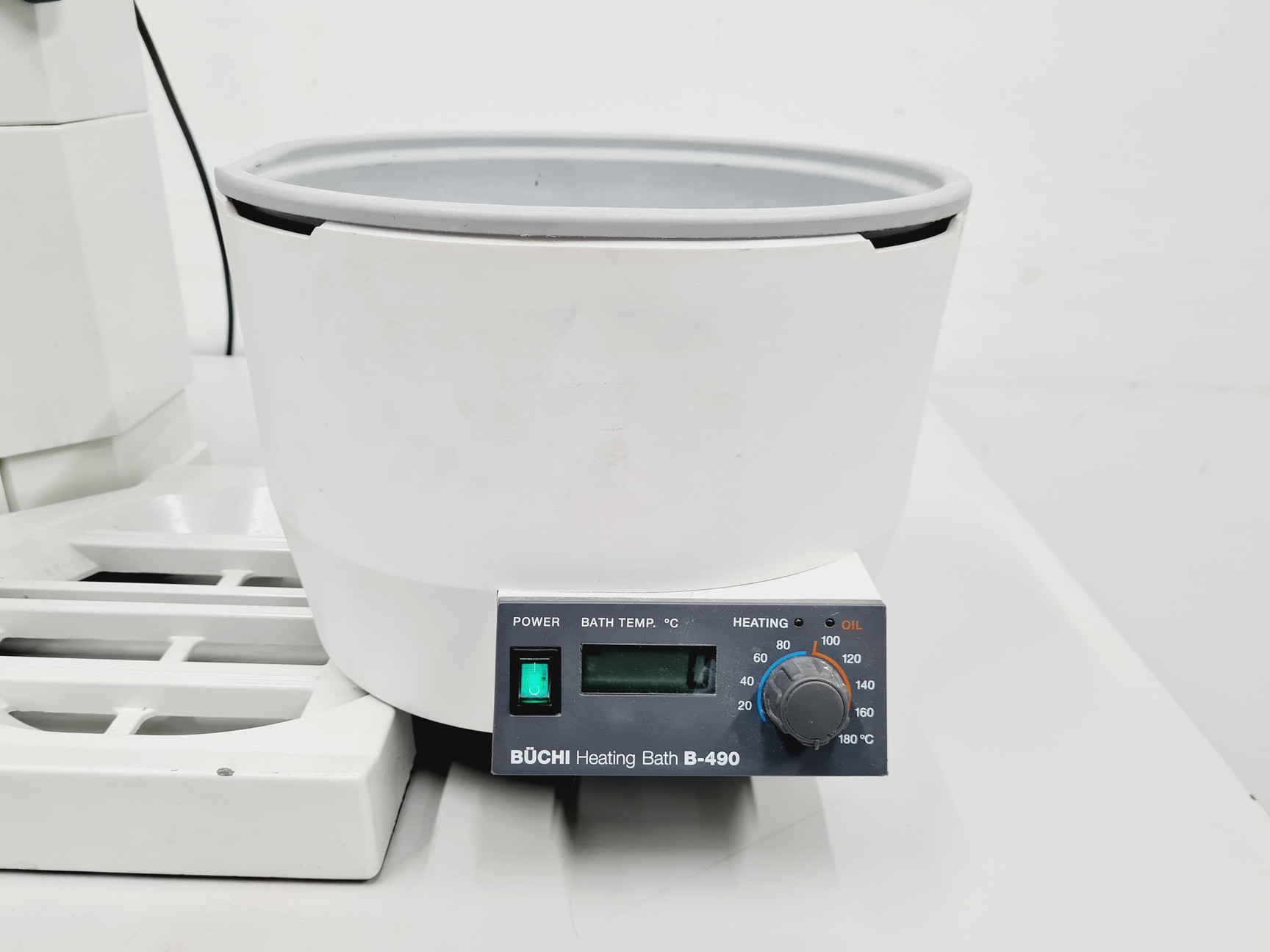 Image of Buchi Rotavapor R-200 and Buchi Heating Bath B-490