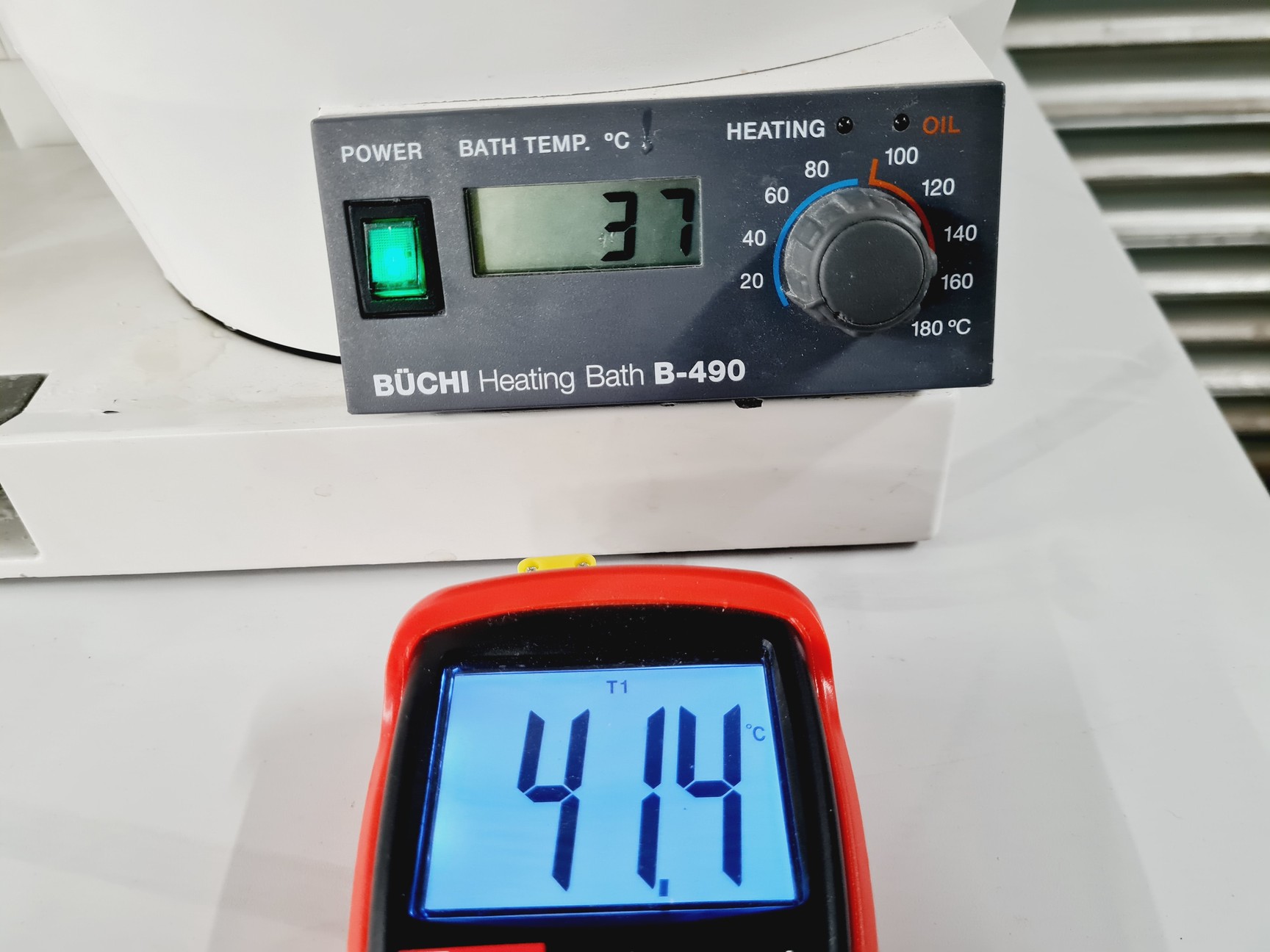 Image of Buchi Rotavapor R-200 and Buchi Heating Bath B-490