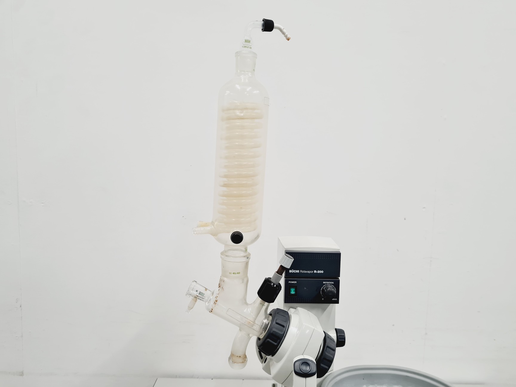 Image of Buchi Rotavapor R-200 and Buchi Heating Bath B-490