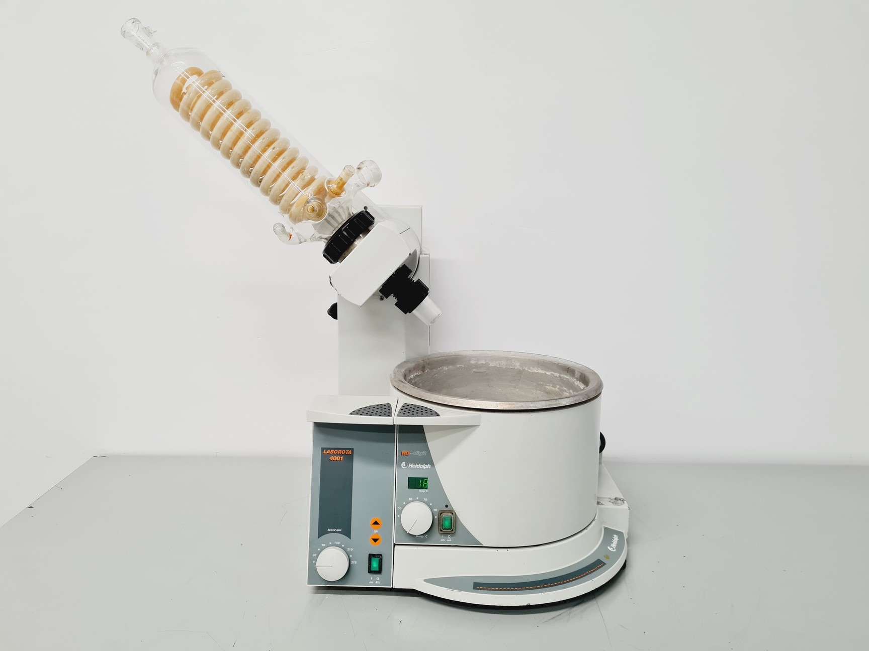 Image of Heidolph Laborota 4001 Rotavapor with Heidolph Heizbad WB Digit Waterbath