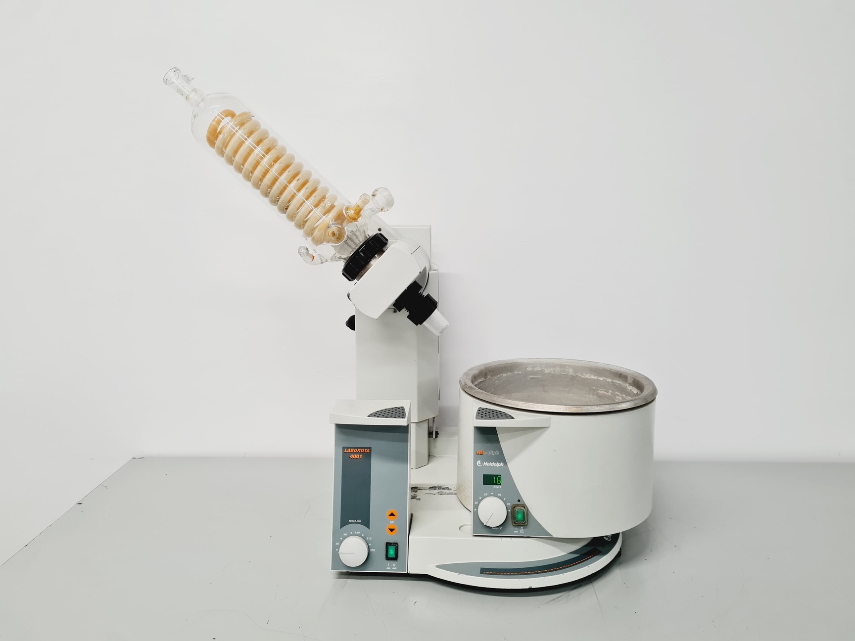 Image of Heidolph Laborota 4001 Rotavapor with Heidolph Heizbad WB Digit Waterbath