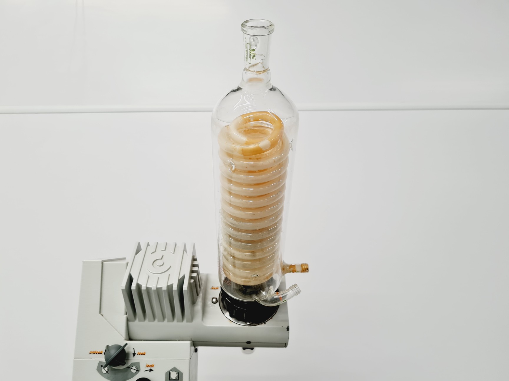 Image of Heidolph Laborota 4001 Rotavapor with Heidolph Heizbad WB Digit Waterbath