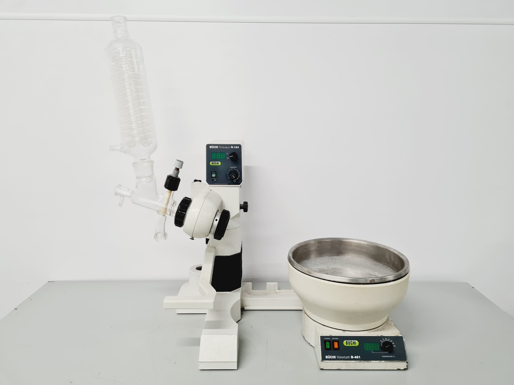 Image of Buchi Rotavapor R-124 and Buchi Waterbath B-481