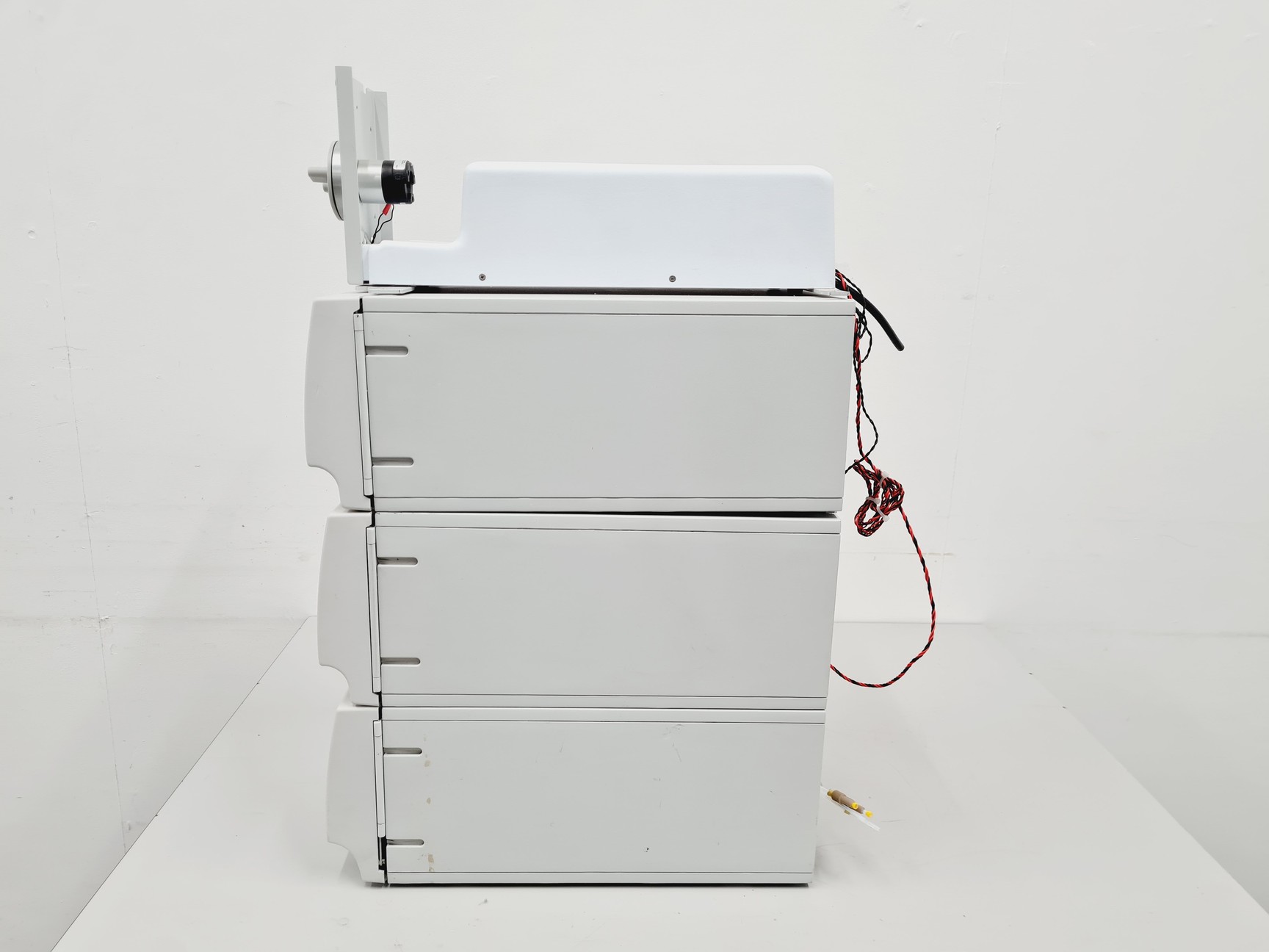 Image of Dionex HPLC System with ED50 Electrochemical Detector and GP50 Gradient Pump