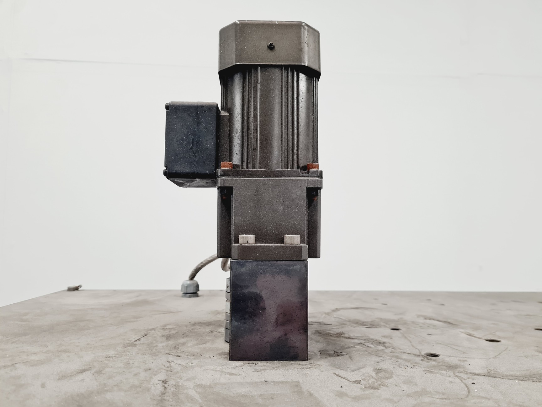 Image of Automated Cohesion Tester 