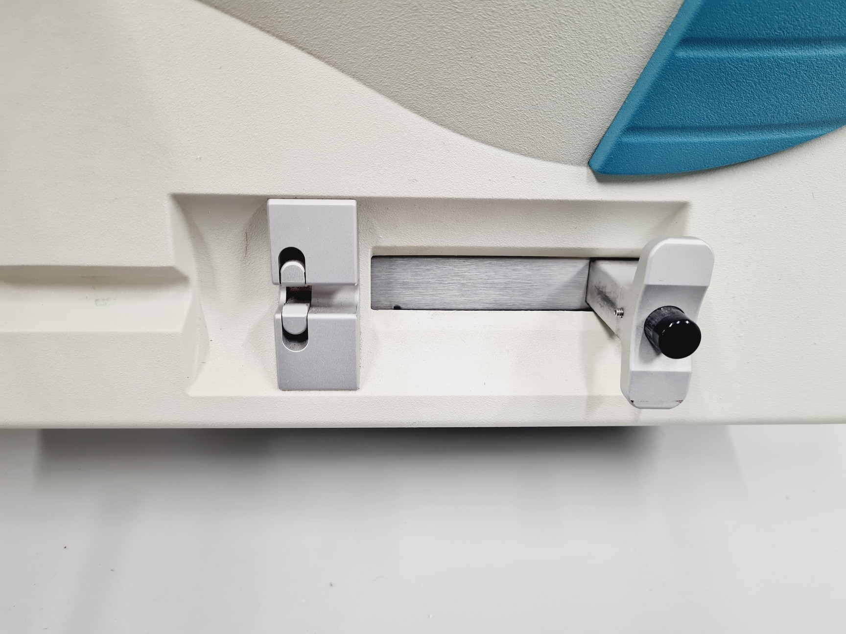 Image of Thermo Finnigan LCQ Advantage Mass Spectrometer System 