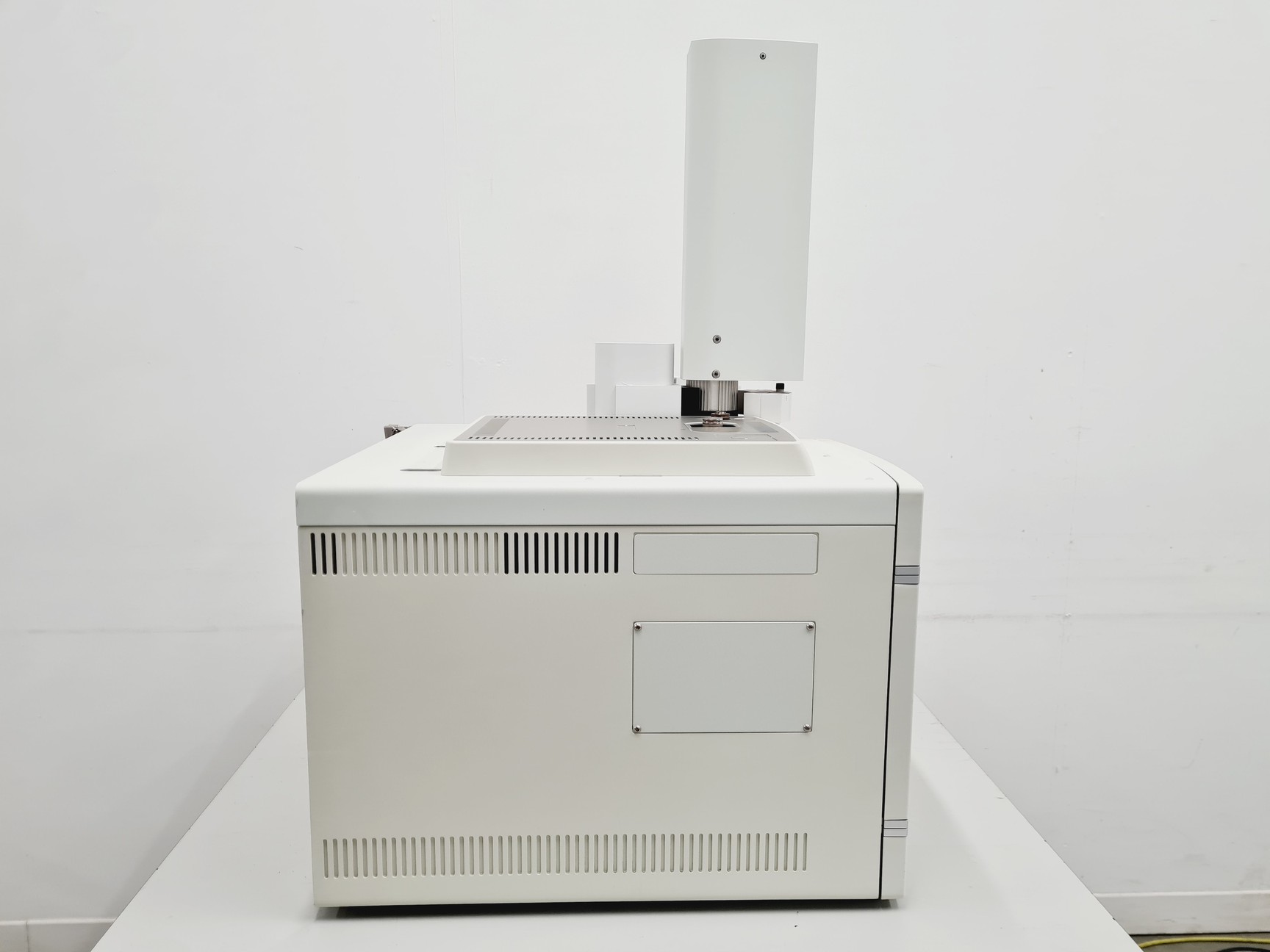 Image of Thermo Quest Trace 2000 Series GC with AS 2000 Autosampler Controller