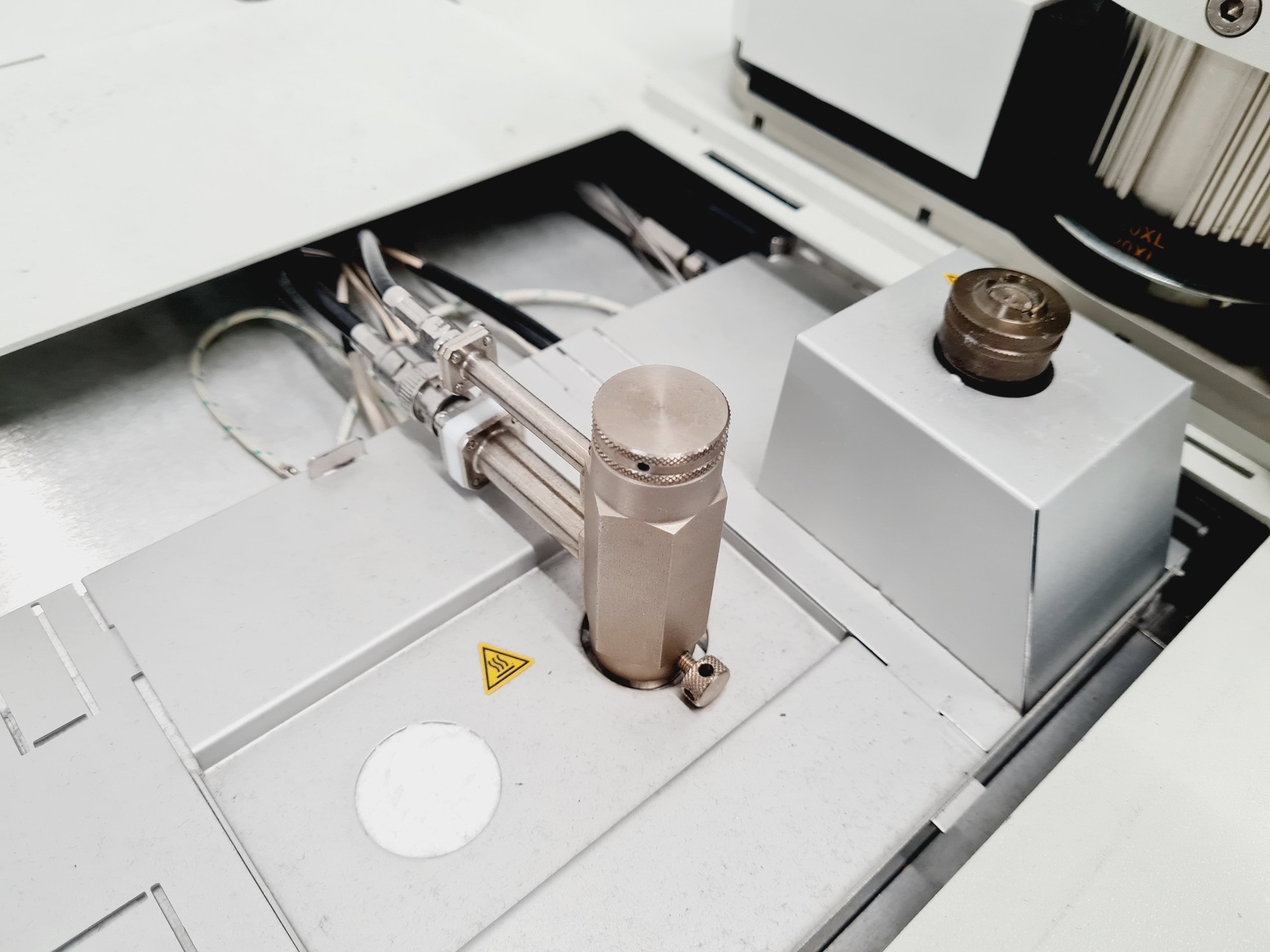 Image of Thermo Quest Trace 2000 Series GC with AS 2000 Autosampler Controller