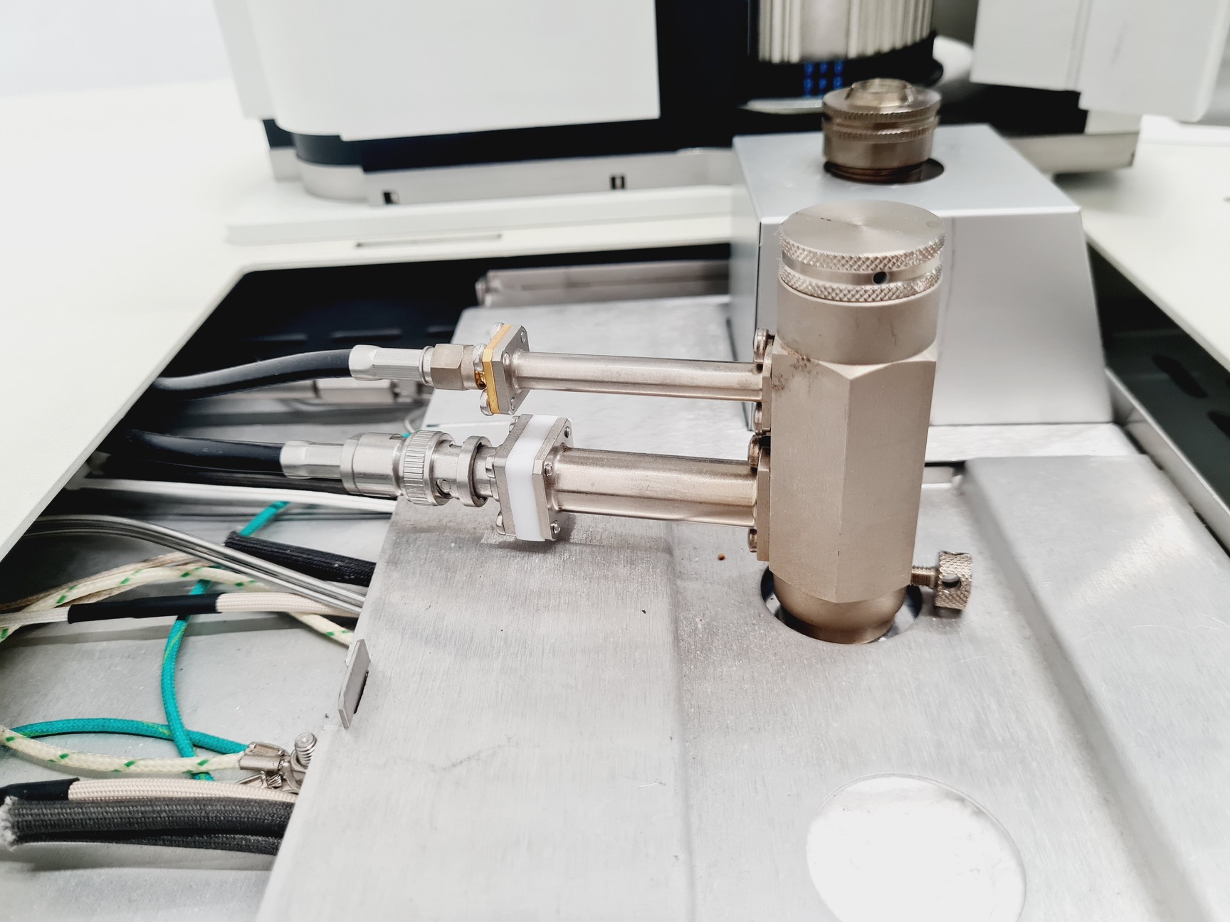 Image of Thermo Quest Trace GC 2000 with AS 2000 Autosampler Controller