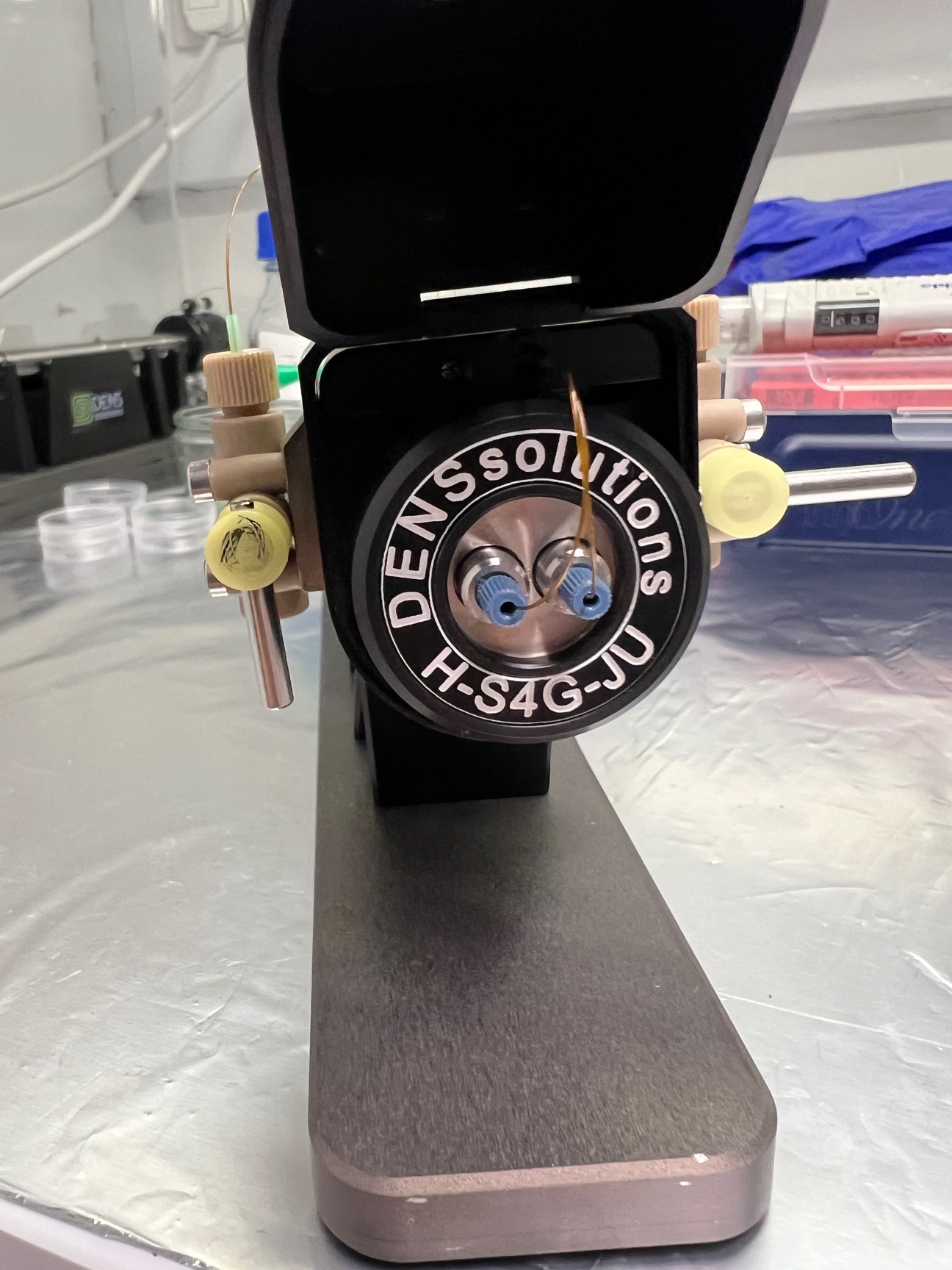 Image of DENSsolutions Ocean & Stream TEM Holders with Liquid Supply / Pumping Station