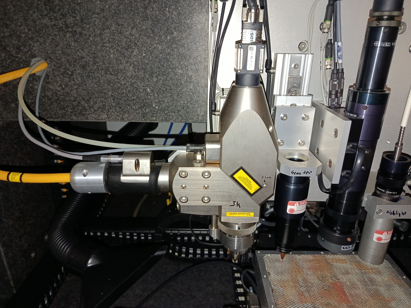 Image of LASEA LS4 Ultrashort Pulse Micromachining Laser System Picosecond / Fiber Laser