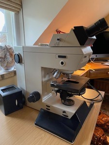 Thumbnail image of Leica DMRB Microscope System with 6 Objectives (PLFluotar & PLApo) Lab