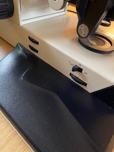 Thumbnail image of Leica DMRB Microscope System with 6 Objectives (PLFluotar & PLApo) Lab