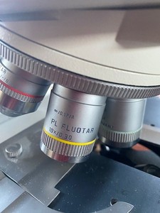Thumbnail image of Leica DMRB Microscope System with 6 Objectives (PLFluotar & PLApo) Lab