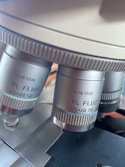 Image of Leica DMRB Microscope System with 6 Objectives (PLFluotar & PLApo) Lab