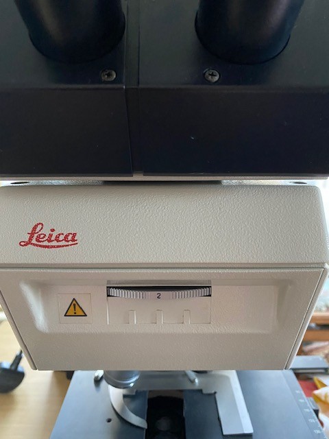 Image of Leica DMRB Microscope System with 6 Objectives (PLFluotar & PLApo) Lab