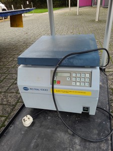 Thumbnail image of MSE Mistral 1000 Benchtop Centrifuge