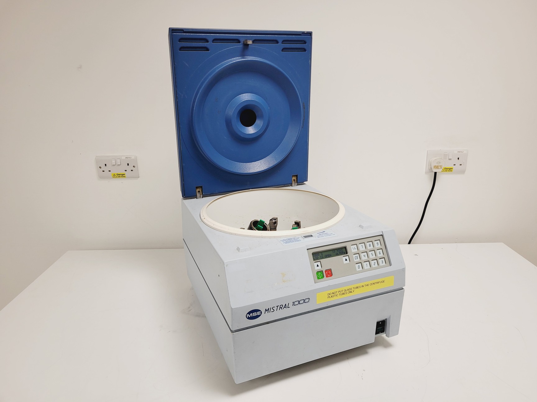 Image of MSE Mistral 1000 Benchtop Centrifuge