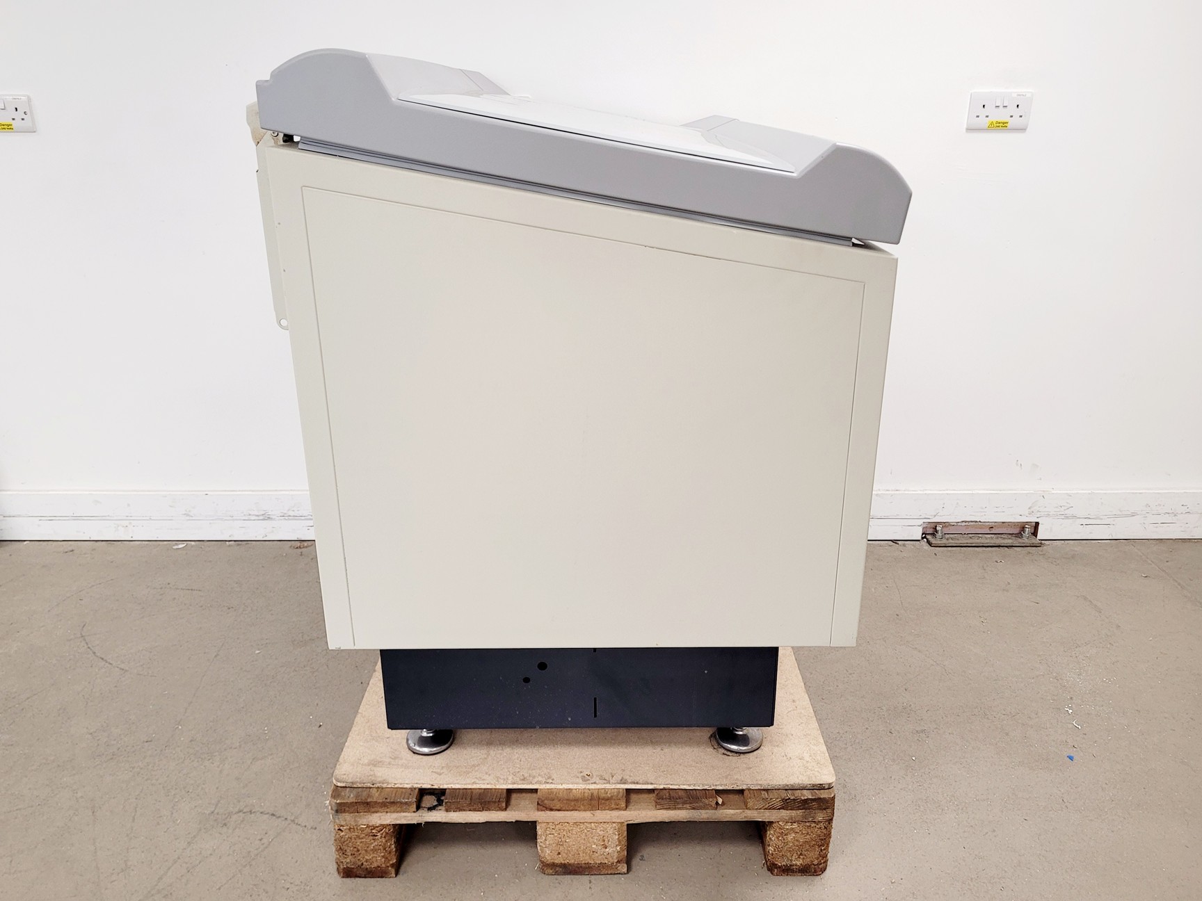 Image of Excella E25 Series Incubator Shaker 