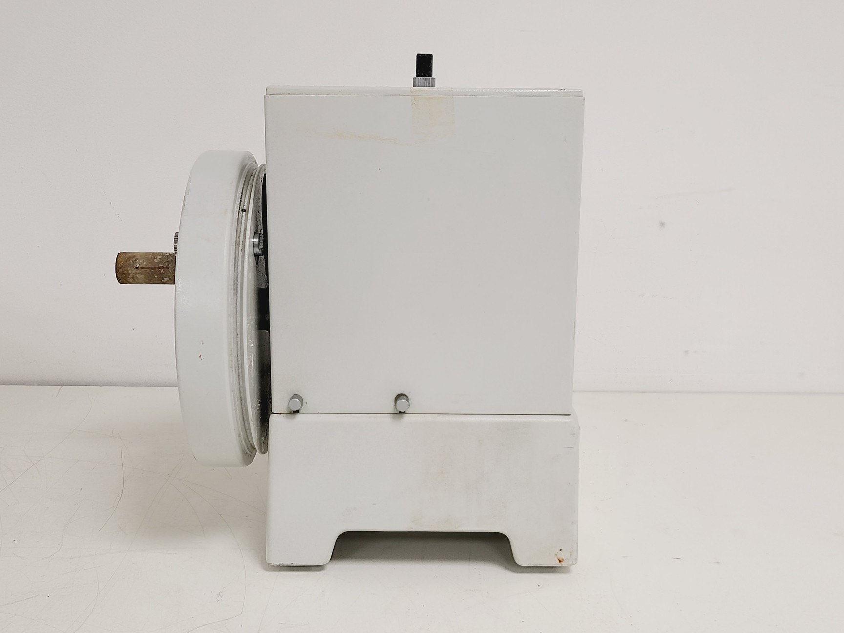 Image of Leitz 1512 Manual Microtome with Blade Boxes & Tools