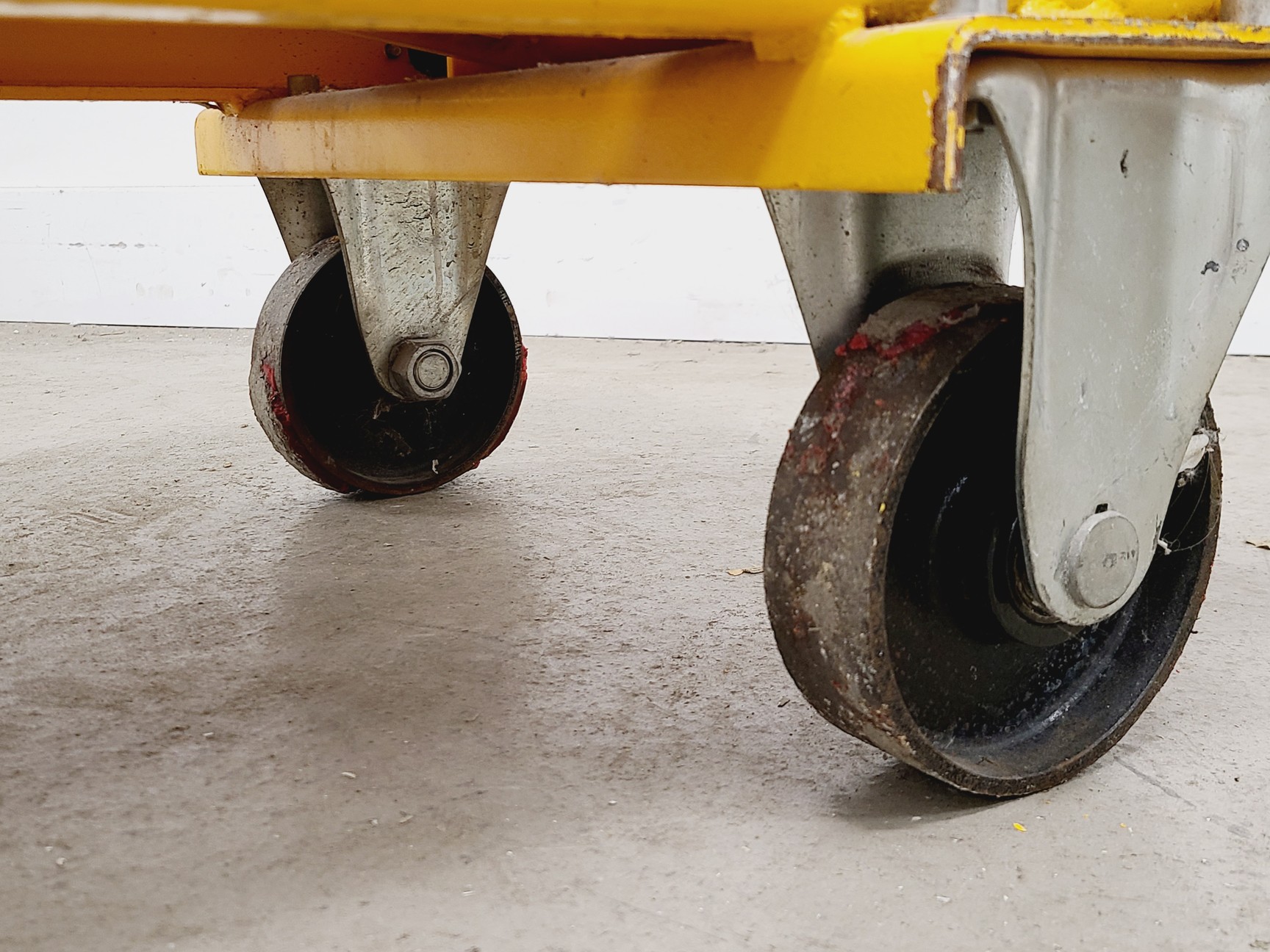 Image of Challenger Scissor Lift High Lift Pump Truck – 500kg Capacity