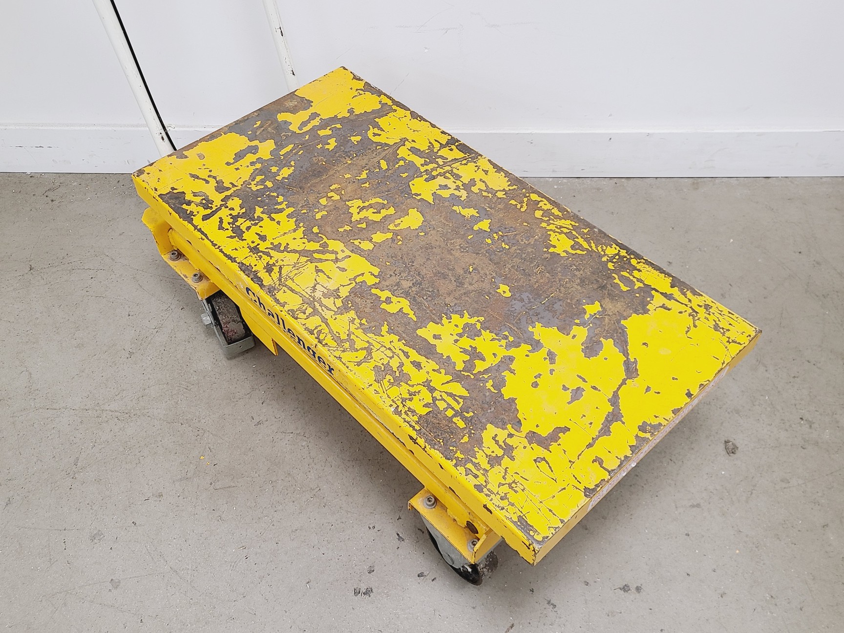 Image of Challenger Scissor Lift High Lift Pump Truck – 500kg Capacity