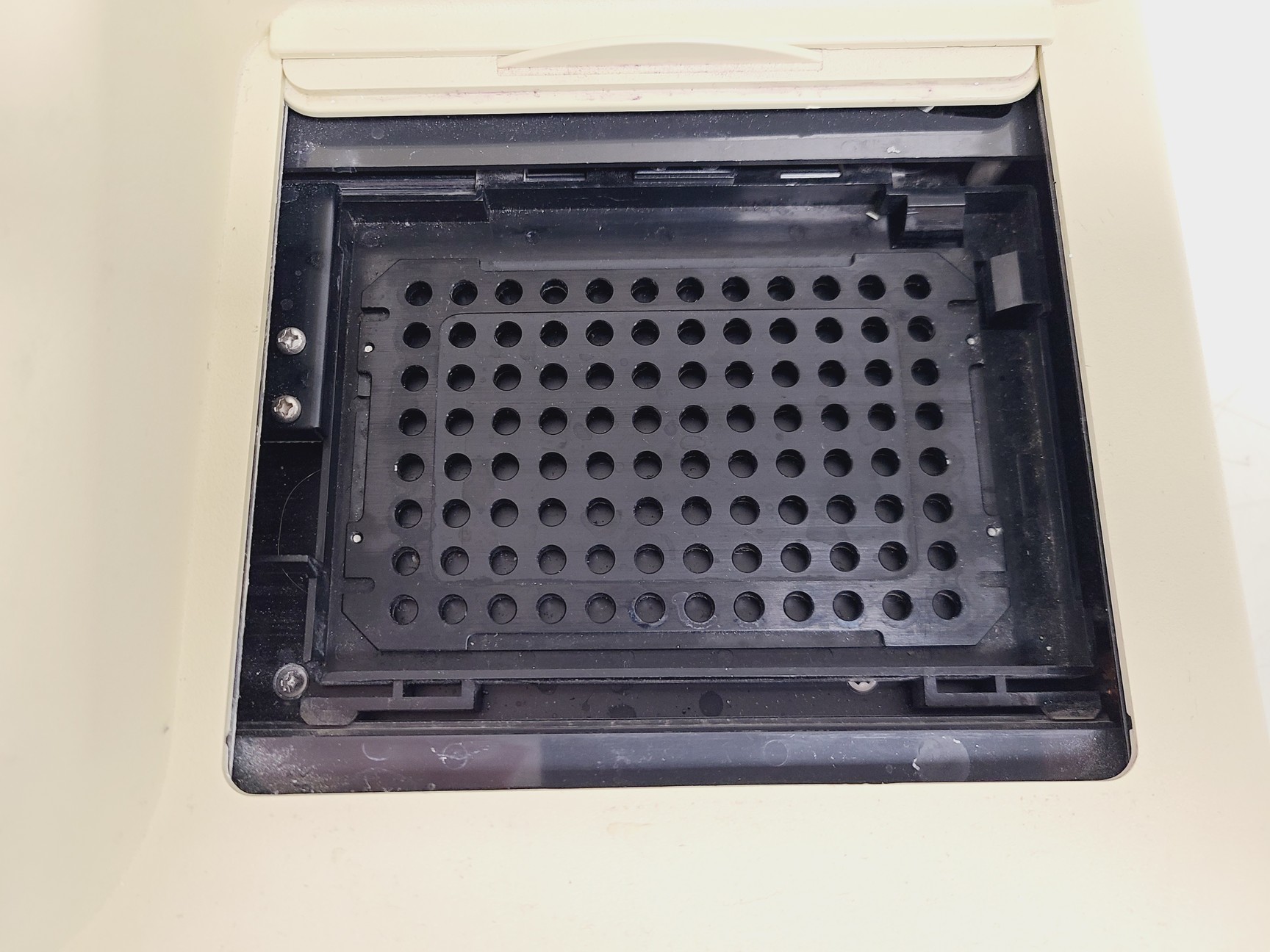 Image of Bio-Rad Model 680 Microplate Reader with PC