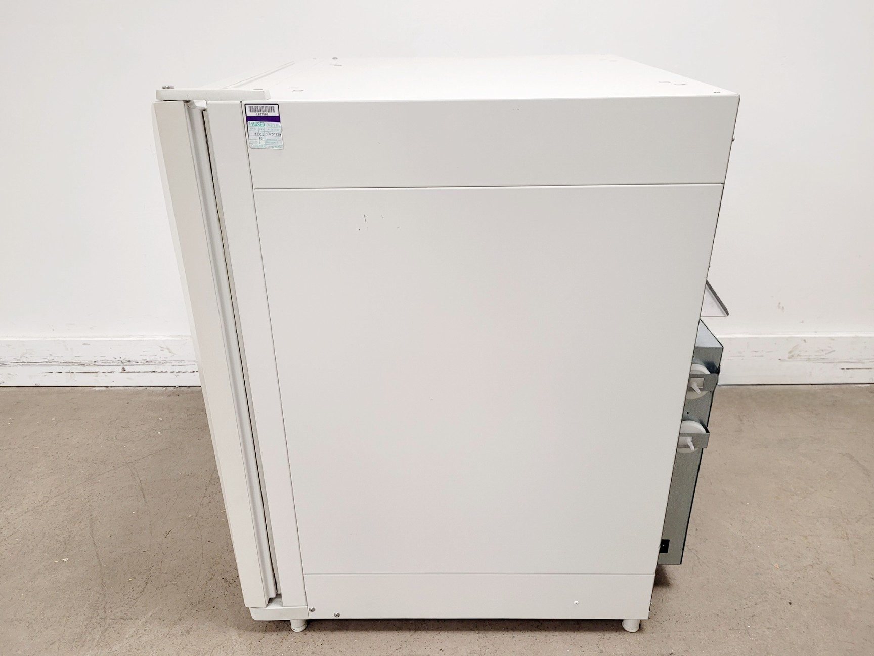 Image of Kendro HERAcell 150 CO2 Incubator Spares/Repair Lab