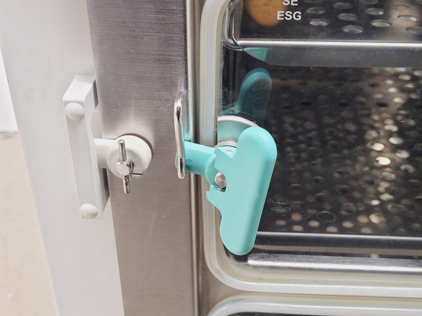 Image of Kendro HERAcell 150 CO2 Incubator Spares/Repair Lab