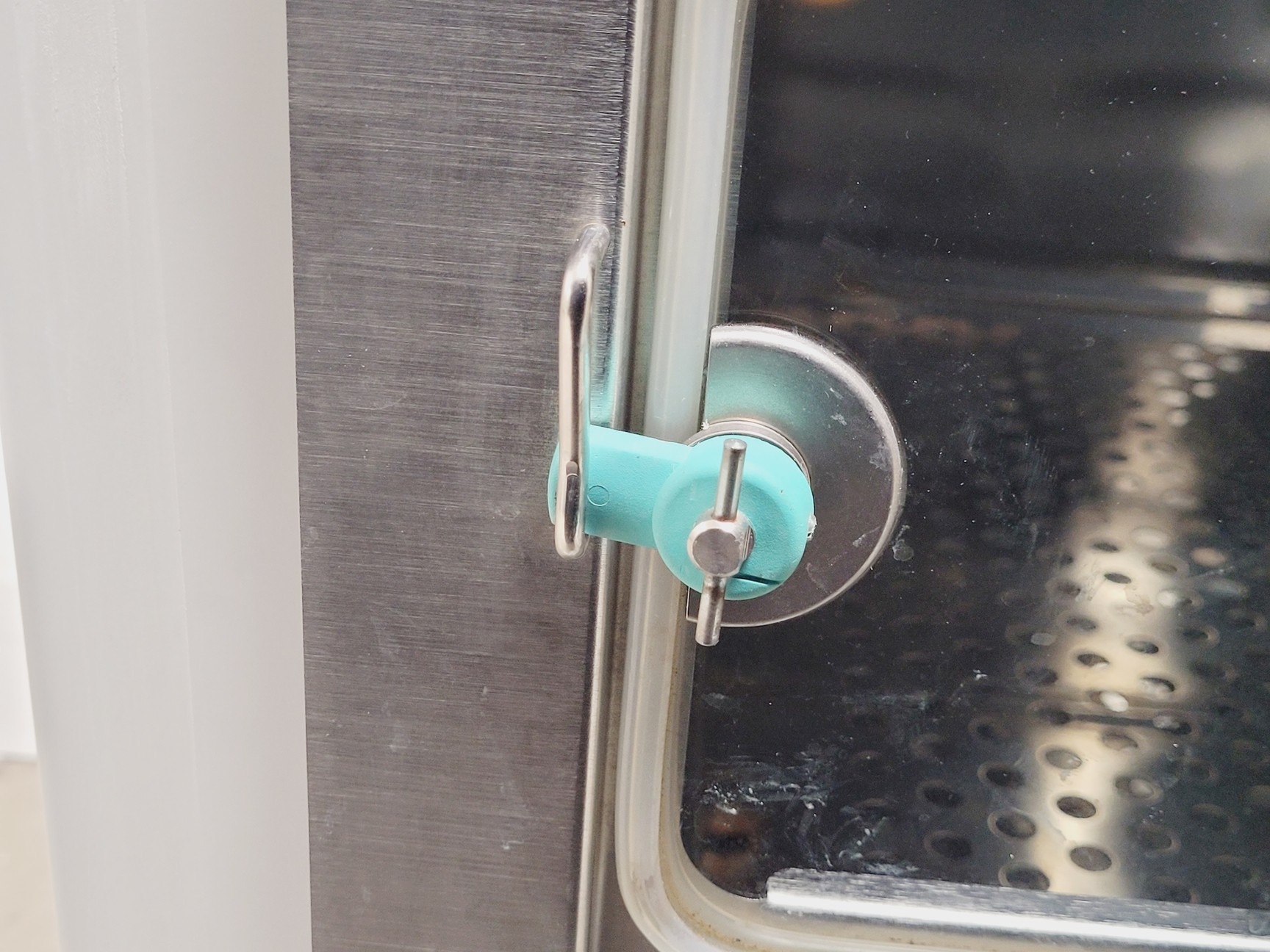 Image of Kendro HERAcell 150 CO2 Incubator Spares/Repair Lab