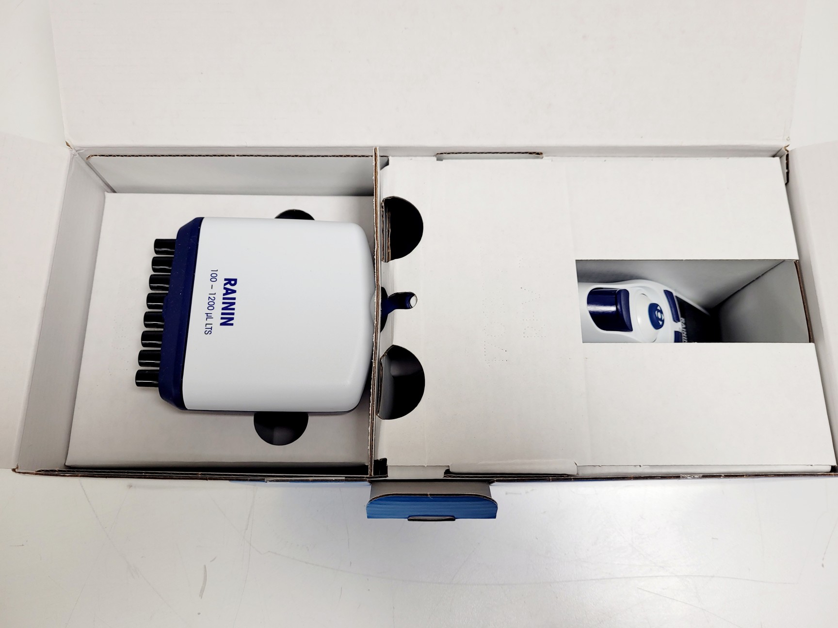 Image of Mettler Toledo E4 Pipette Multi E8-1200XLS+ Lab