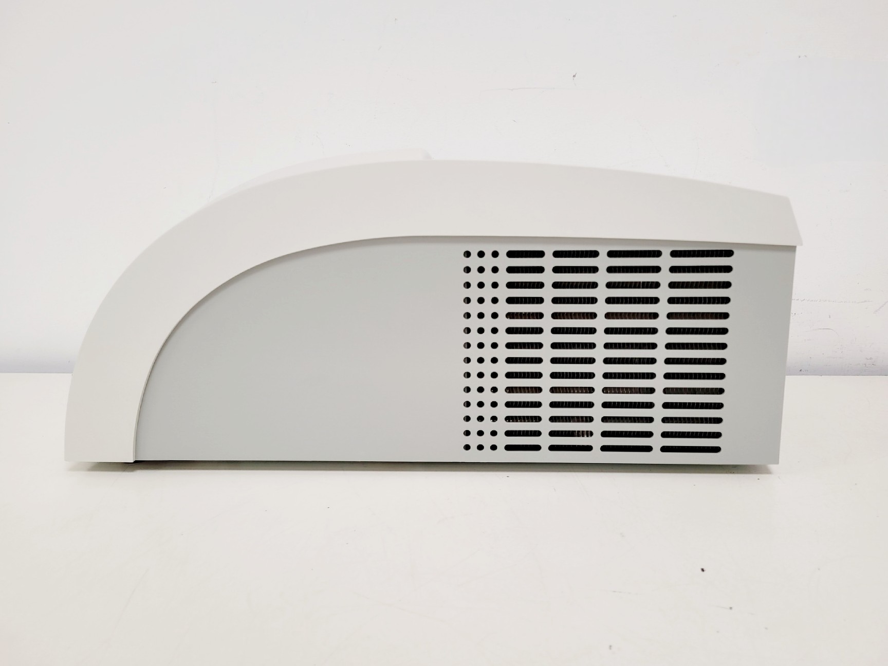 Image of Sigma 1-14K Benchtop Centrifuge