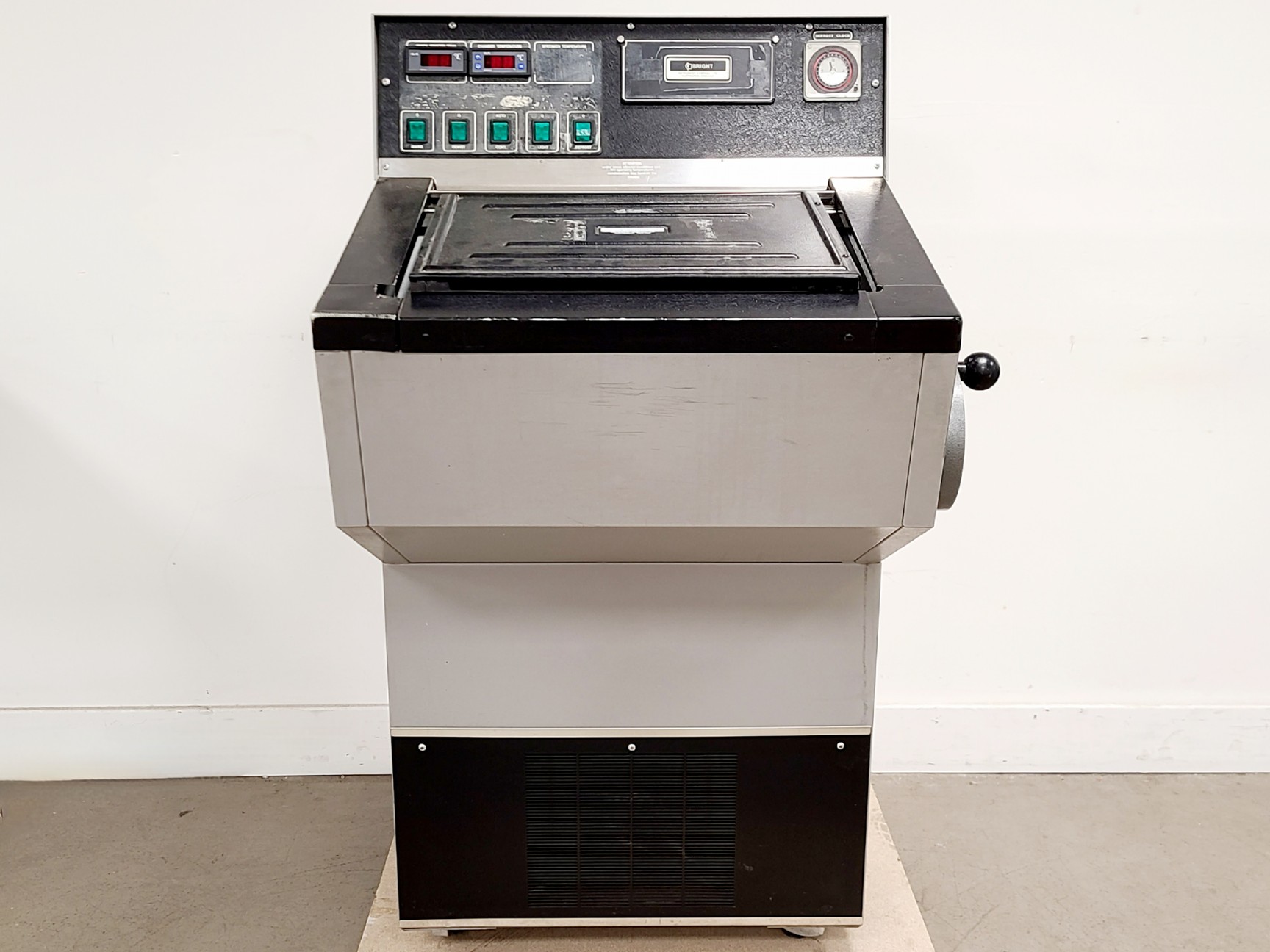 Bright Instruments Bright OTF/AS Cryostat with 5030 Microtome Lab