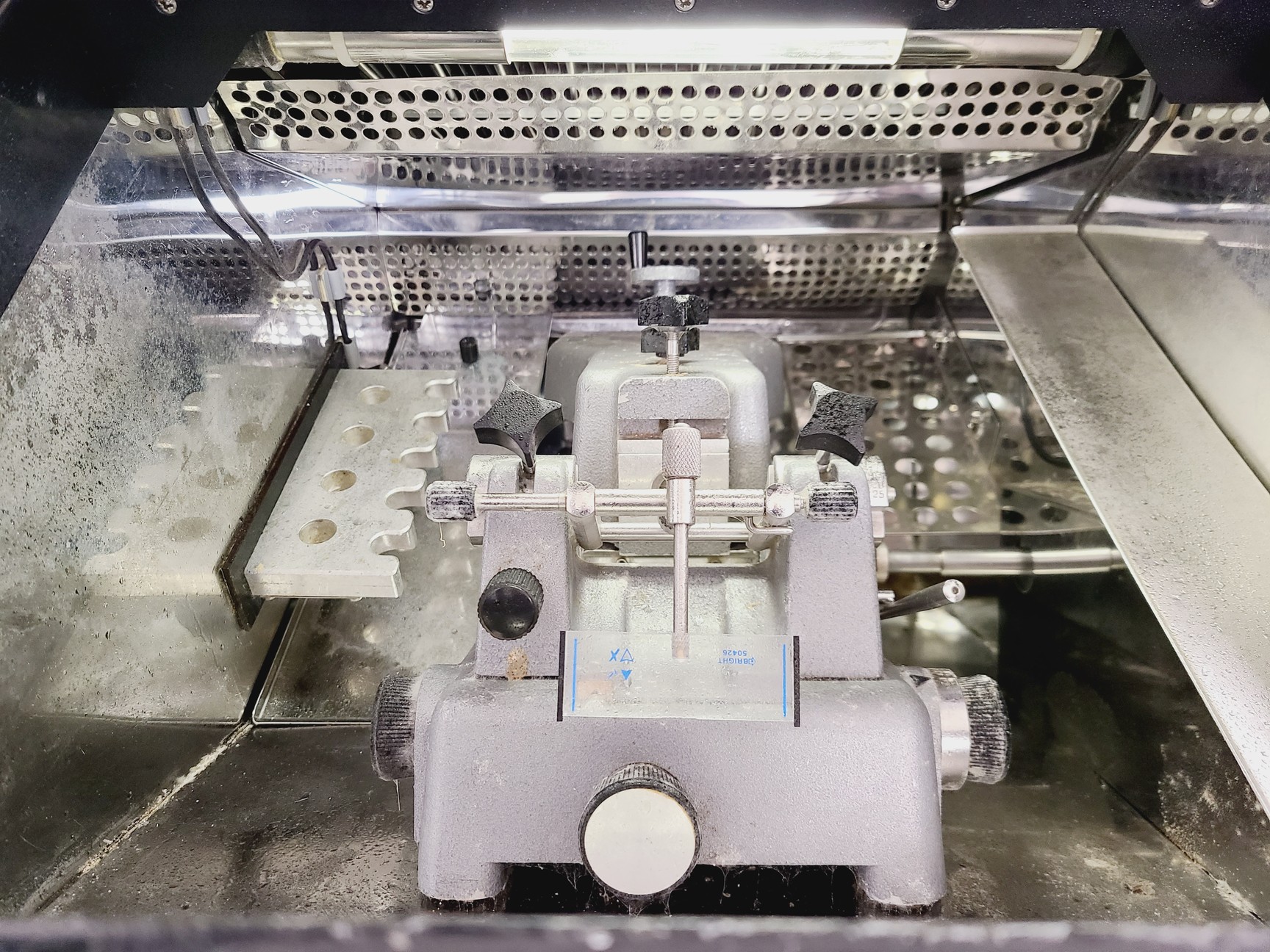 Bright Instruments Bright OTF/AS Cryostat with 5030 Microtome Lab