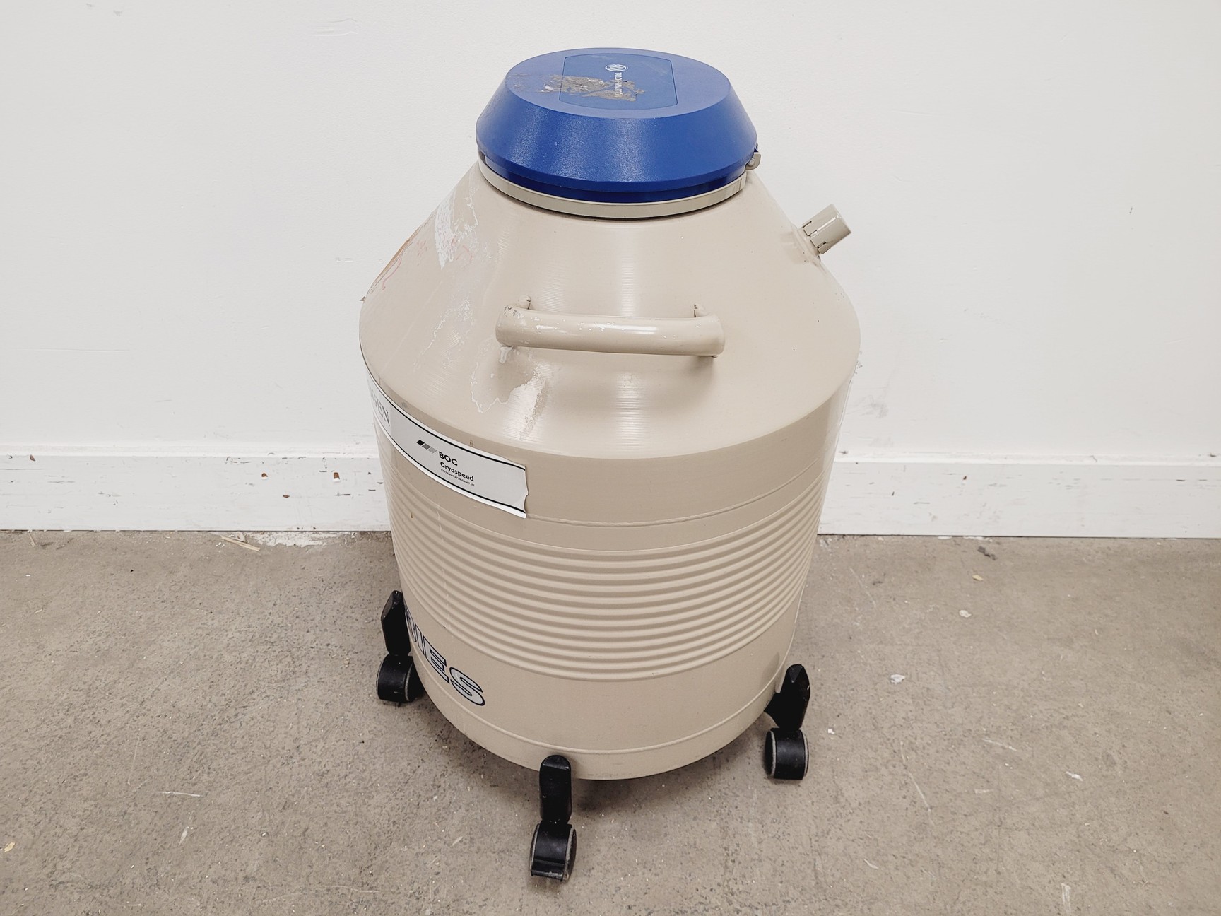 Image of Taylor Wharton 35L 750 RS Series LN2 Cell Storage Tank Dewar 50x50x100 cm