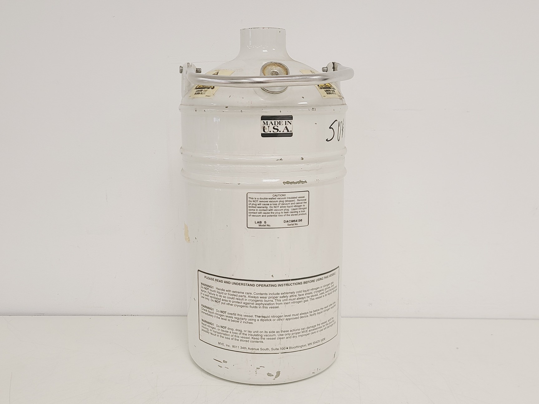 Image of MVE Lab 5 LN2 Liquid Nitrogen Storage Tank 22x22x46 cm