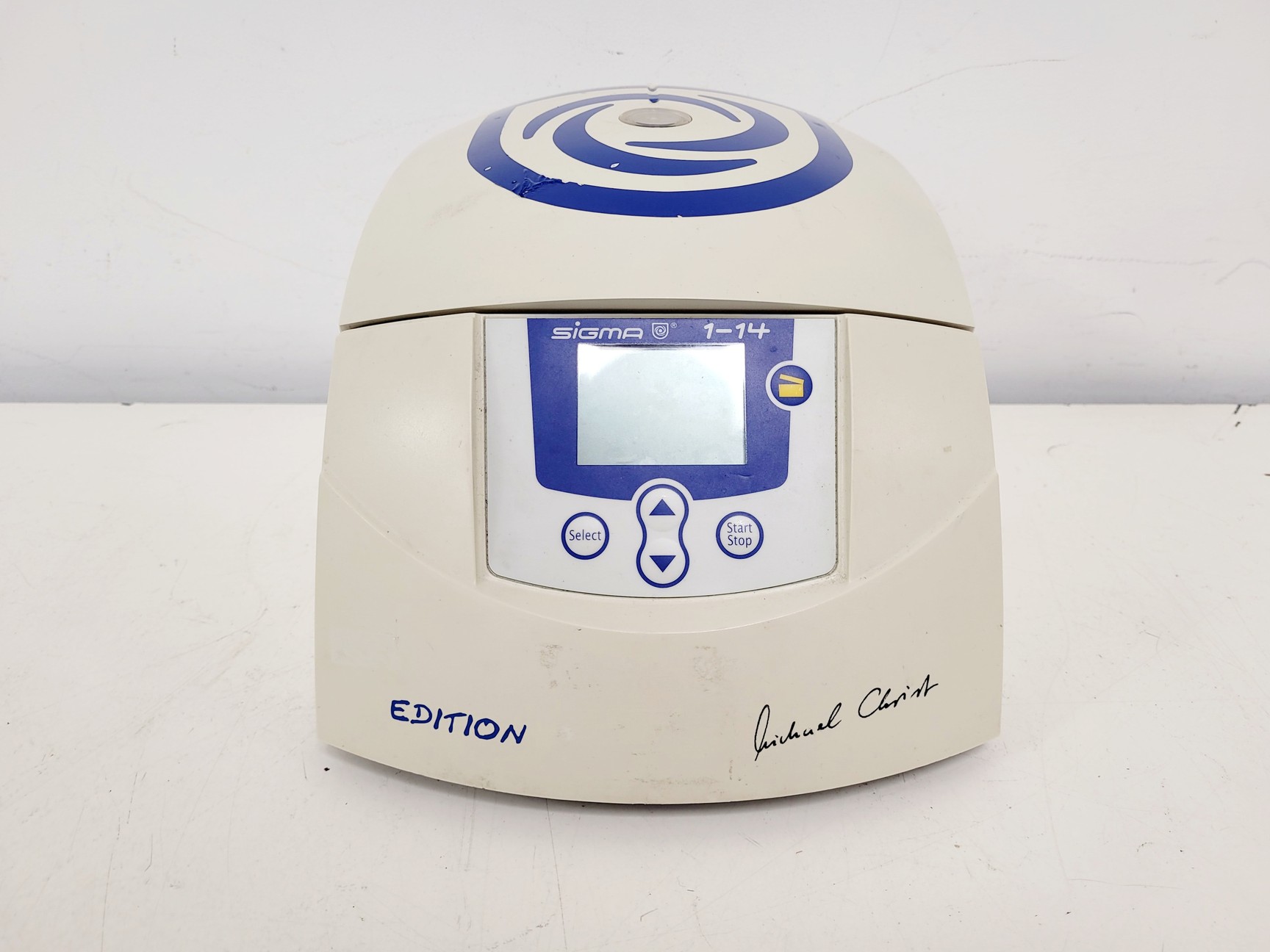 Image of Sigma 1-14 Benchtop Centrifuge w/ Rotor 14800 RPM