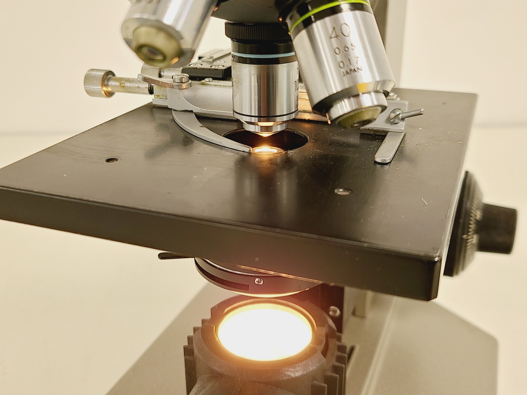 Image of Olympus CH Monocular Compound Microscope w/ 10x/40x/100x Lab