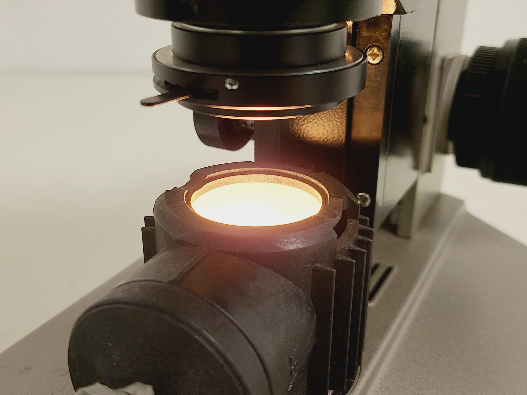 Image of Olympus CH Monocular Compound Microscope w/ 10x/40x/100x Lab