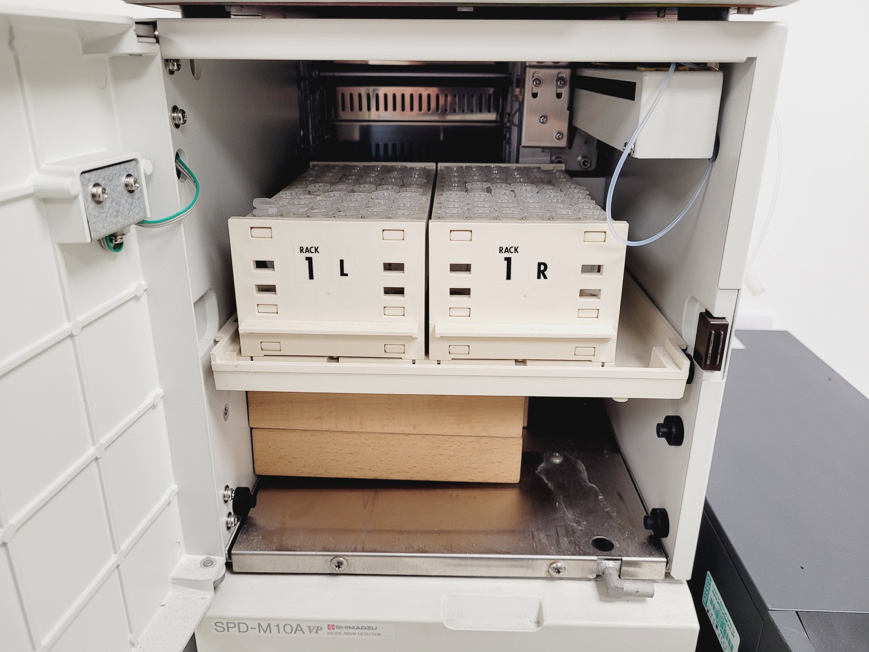 Image of Shimadazu HPLC System