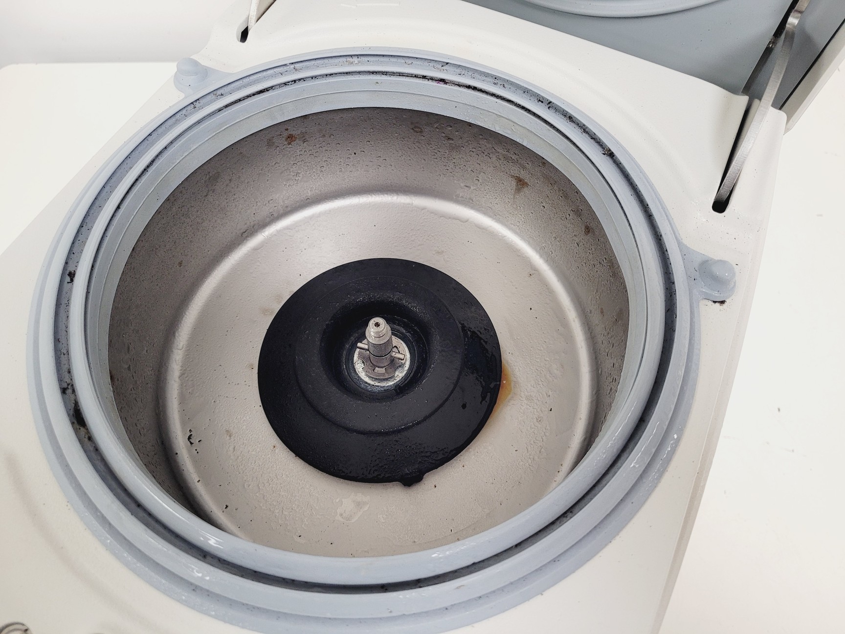 Image of Thermo Scientific Fresco 21 Refrigerated Benchtop Centrifuge