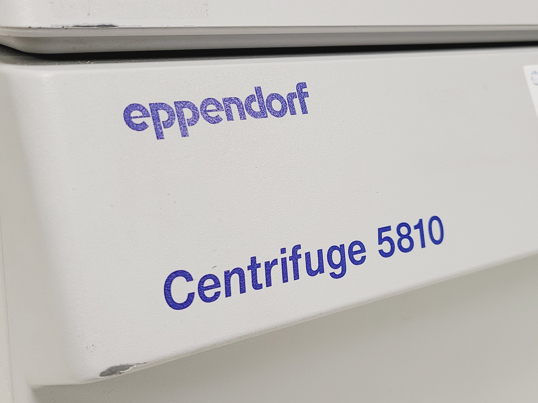 Image of Eppendorf 5810 Benchtop Centrifuge