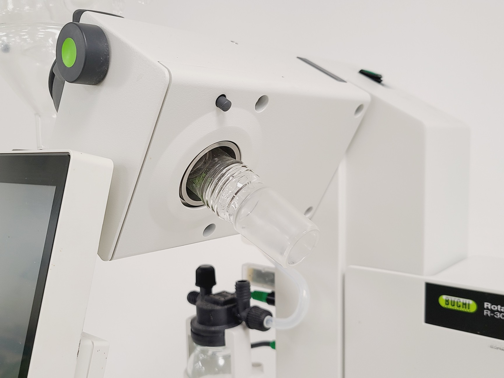 Image of Buchi Rotovapor R-300 System w/ B-300 Base & F-305 Recirculating Chiller