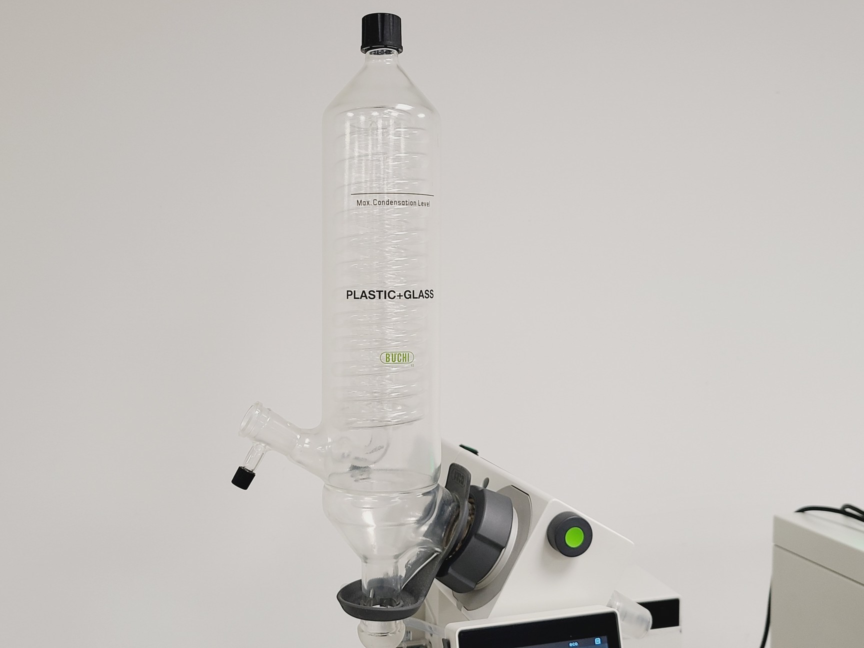 Image of Buchi Rotovapor R-300 System w/ B-300 Base & F-305 Recirculating Chiller