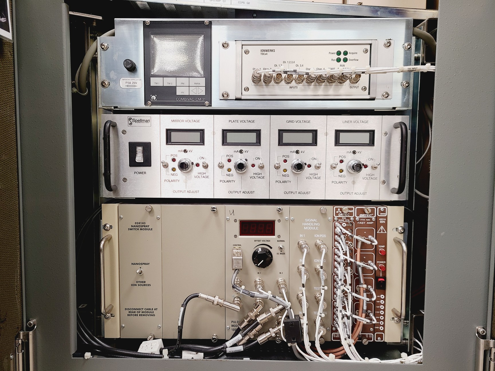 Image of MDS SCIEX Applied Biosystems - API QStar Pulsar LC/MS/MS system