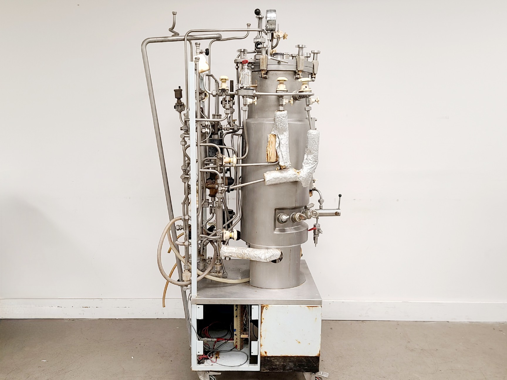 Image of Inceltech 75L Fermentation Tank w/ LH Series 1075 Control Tower