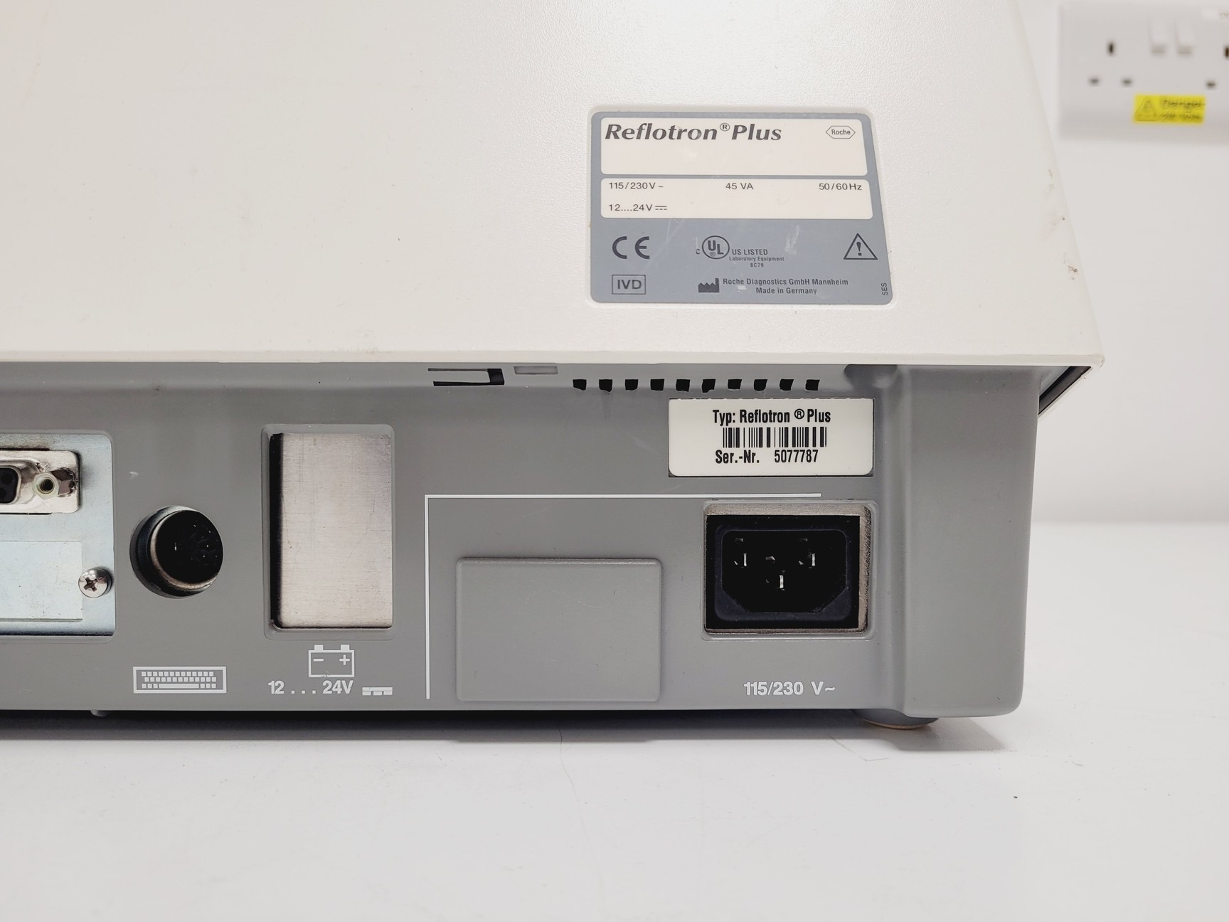 Image of Roche Reflotron Plus Dry Chemistry Analyser w/ Workstation