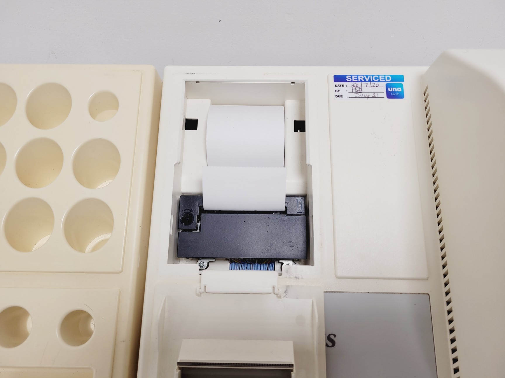 Image of Roche Reflotron Plus Dry Chemistry Analyser w/Workstation