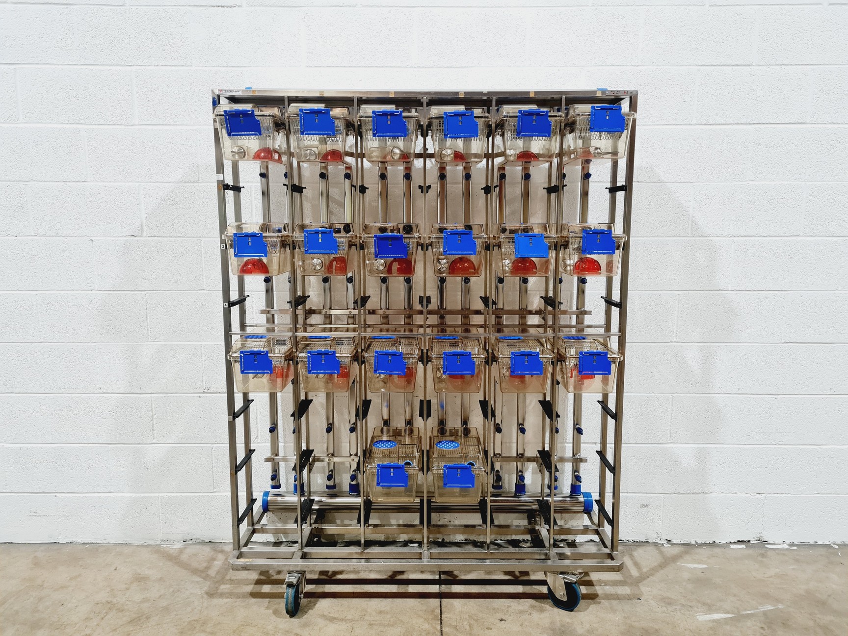 Image of Techniplast Easyflow BOXUNEFUK 2 x Individually Ventilated Cage Racking 20 Cages